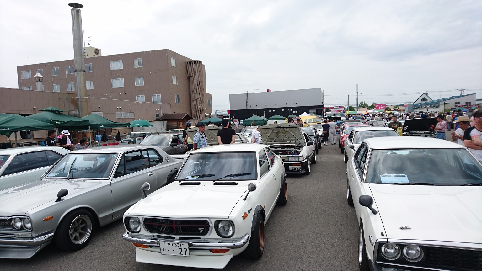 往年の名車がズラリと並びます！