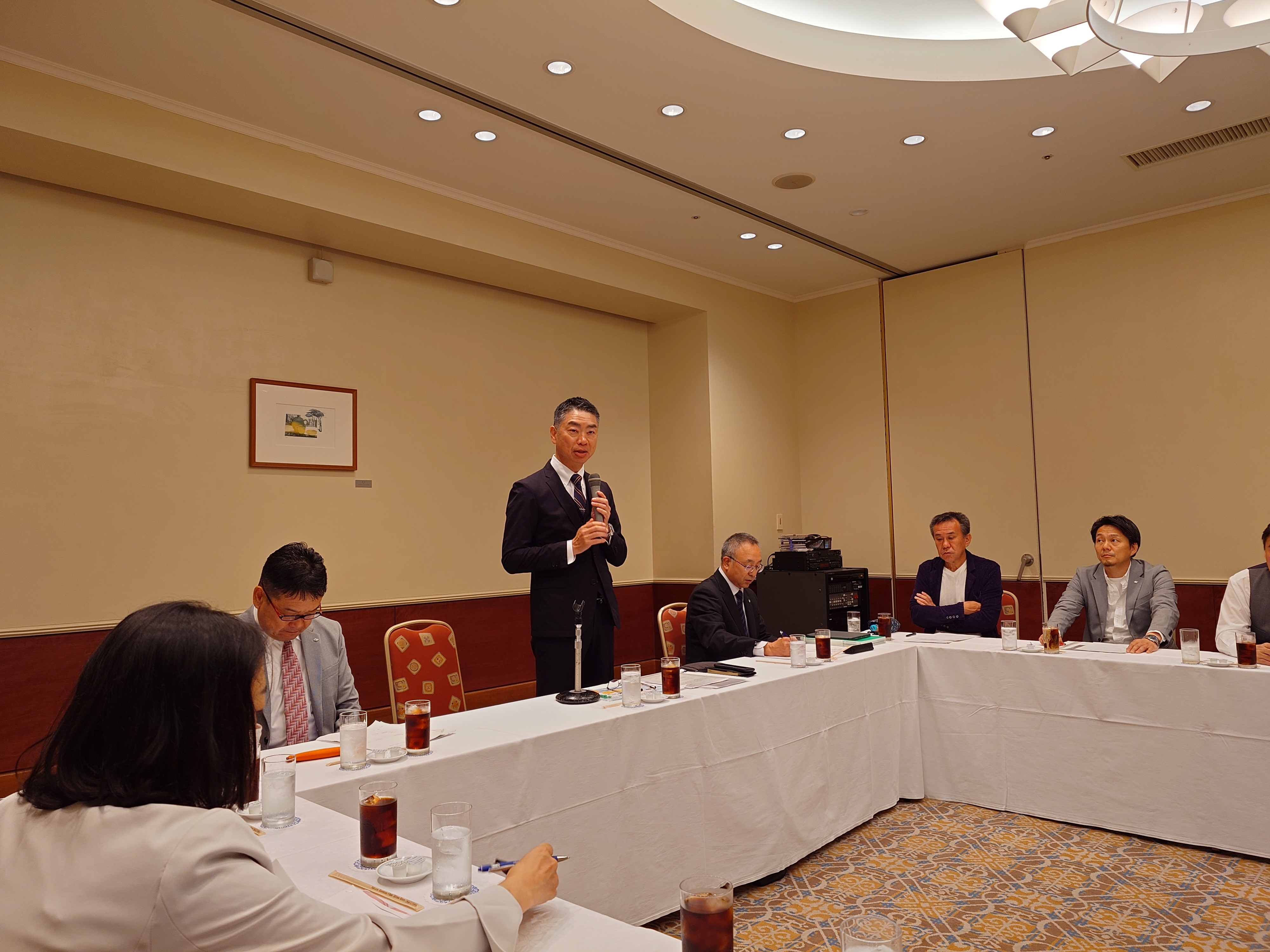 先日の理事会風景